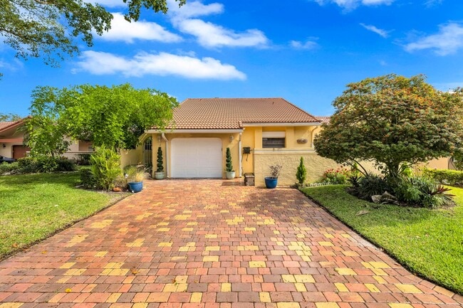 2075 NW 15th Pl in Delray Beach, FL - Building Photo - Building Photo