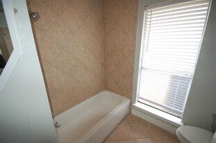 3338 Walhalla Dr in Houston, TX - Building Photo