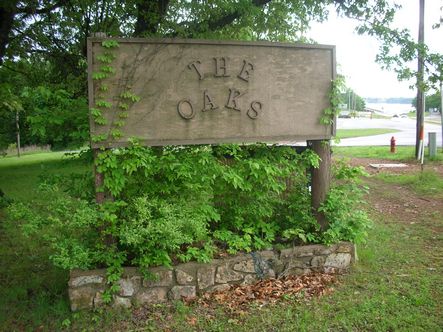 The Oaks Garden-Style Apartment Homes in Disney, OK - Building Photo