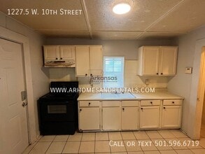 1227.5 W 10th St in North Little Rock, AR - Building Photo - Building Photo