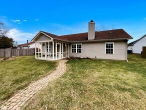 6614 Sparrowood Dr in Indianapolis, IN - Building Photo - Building Photo
