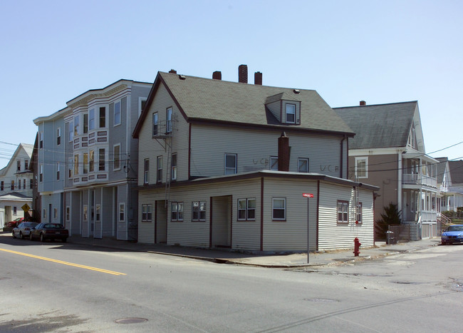 300 Whittenton St in Taunton, MA - Building Photo - Building Photo