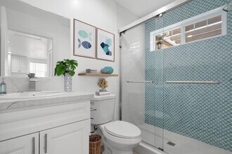 Hale Honu Villas in Sherman Oaks, CA - Building Photo - Building Photo