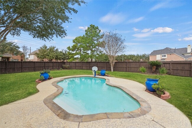 property at 26606 Wildwood Ct