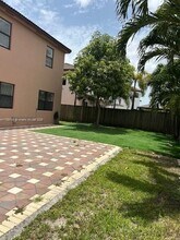 1522 SW 144th Ave in Miami, FL - Foto de edificio - Building Photo