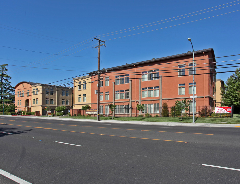 Sierra Lofts in Sacramento, CA - Foto de edificio