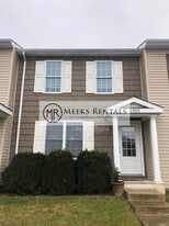 1002 Fairway Gardens Dr in Hurricane, WV - Building Photo