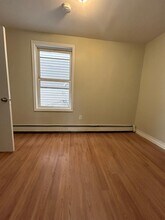 220 S 12th St, Unit Apt 2 in Newark, NJ - Building Photo - Building Photo