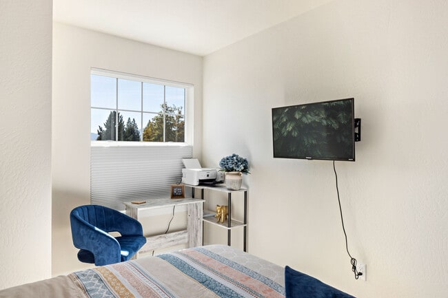 1019 SW J St in Grants Pass, OR - Building Photo - Building Photo