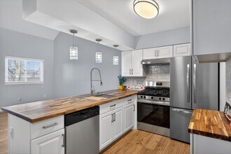 7 Arapahoe Dr, Unit #8 in Vernon, NJ - Foto de edificio - Building Photo