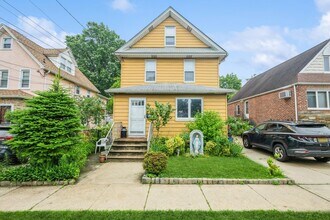 57 N Tyson Ave in Floral Park, NY - Foto de edificio - Building Photo