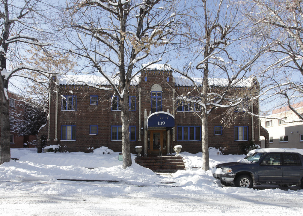 Park Plaza Apartments in Denver, CO - Building Photo