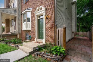 3700 Roxbury Ln in Alexandria, VA - Building Photo