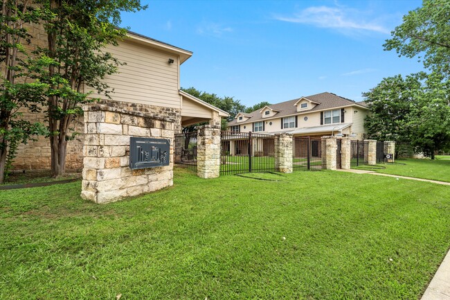 The Edge in Waco, TX - Building Photo - Building Photo