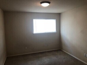 332 Liberty St in Hutto, TX - Building Photo - Building Photo
