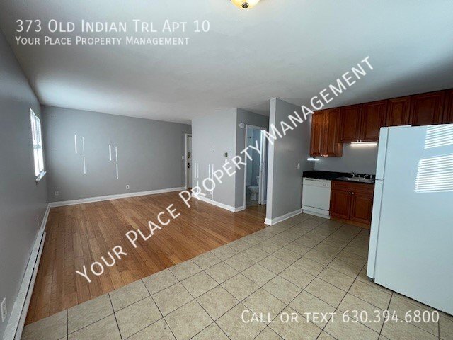 373 Old Indian Trail in Aurora, IL - Building Photo - Building Photo