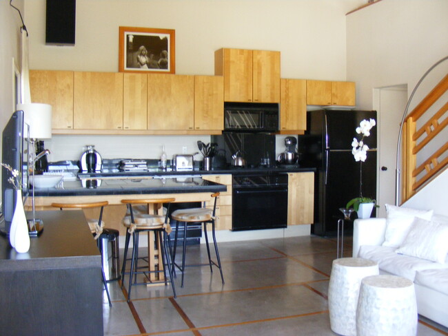 2557 Via Merano, Unit Guesthouse in Del Mar, CA - Building Photo - Building Photo