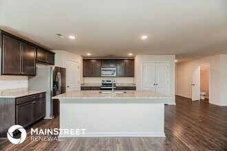 132 Westcott St in La Vergne, TN - Foto de edificio - Building Photo