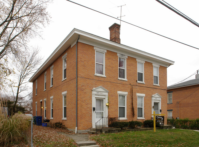 160 E Central Ave in Delaware, OH - Building Photo - Building Photo