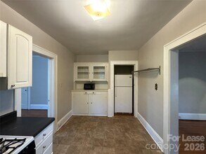 518 Oakland Ave in Charlotte, NC - Building Photo - Building Photo