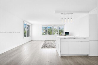 1000 West Ave in Miami Beach, FL - Building Photo - Building Photo