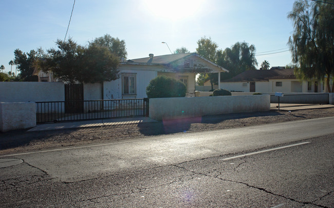 7132-37 43 N 66th Dr in Glendale, AZ - Foto de edificio - Building Photo