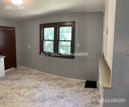 2109 St Charles Ave SW in Grand Rapids, MI - Building Photo - Building Photo