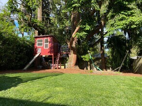 3850 Crestview Dr S in Salem, OR - Building Photo - Building Photo