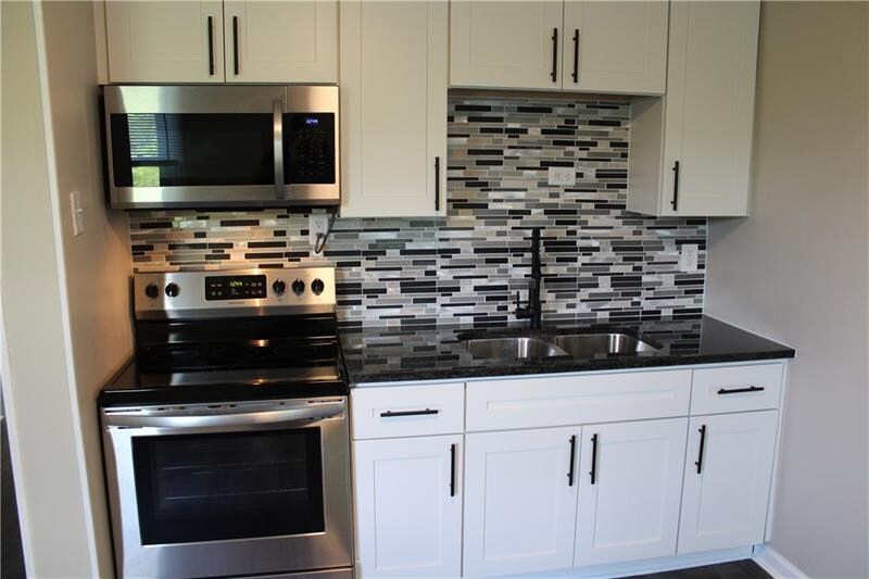 504 North Ave in Midway, PA - Building Photo