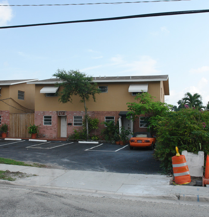 425 SW 12th St in Fort Lauderdale, FL - Building Photo