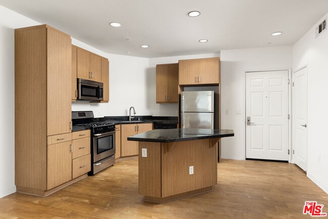 property at 1408 W Washington Blvd