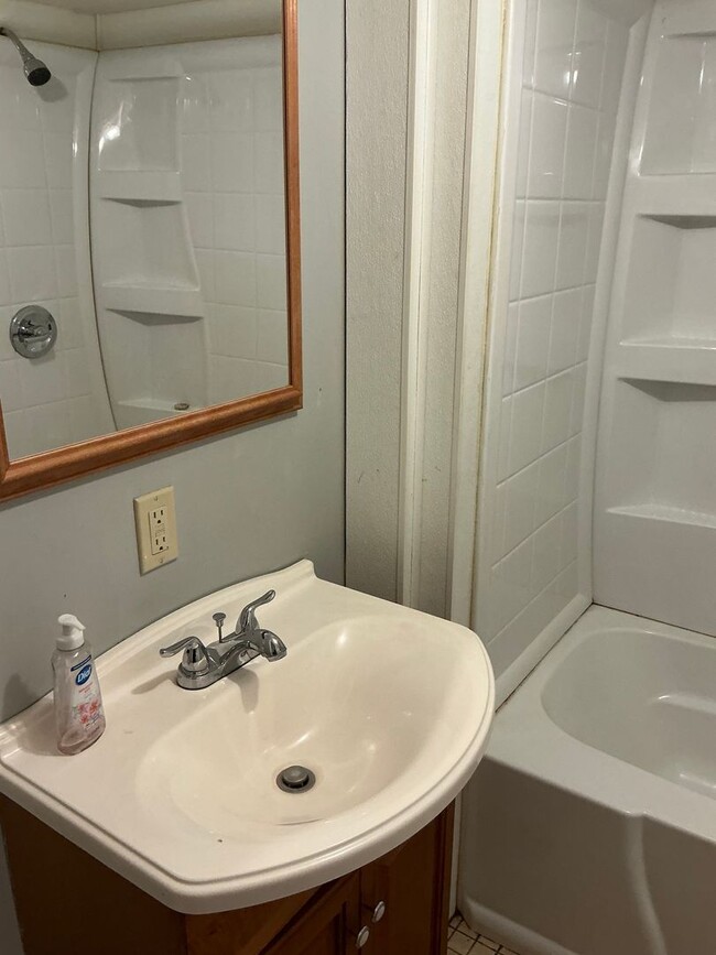 165 Wiscasset Rd in Pittston, ME - Building Photo - Building Photo