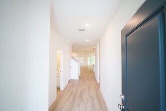 116 Kingswood Ter in Bloomingdale, GA - Building Photo - Building Photo