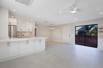 7 Crossings Cir in Boynton Beach, FL - Foto de edificio - Building Photo