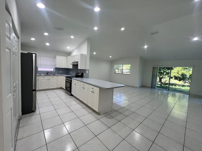 1096 Staghorn St in Wellington, FL - Building Photo - Building Photo