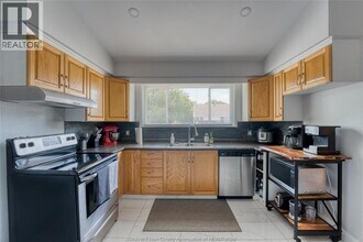 3790 Rockwell Blvd in Windsor, ON - Building Photo - Building Photo