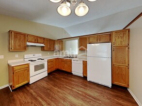 950 Millbrook Dr in Avon, IN - Building Photo - Building Photo