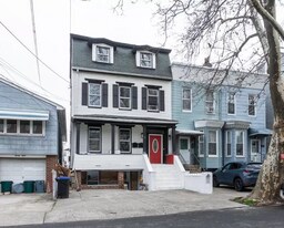 26 Elizabeth St, Unit FL2 in Jersey City, NJ - Building Photo