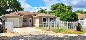 26830 SW 134th Pl in Homestead, FL - Building Photo