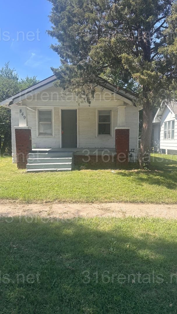 property at 849 S Millwood Ave