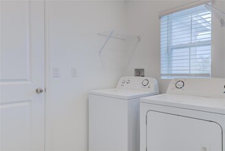 1492 Cumberland Ave in Davenport, FL - Building Photo - Building Photo