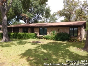 615 Rockhill Dr in San Antonio, TX - Building Photo