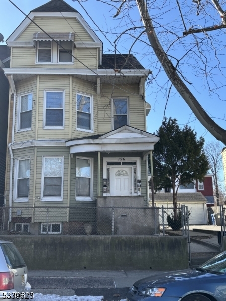 124 Keen St in Paterson, NJ - Building Photo