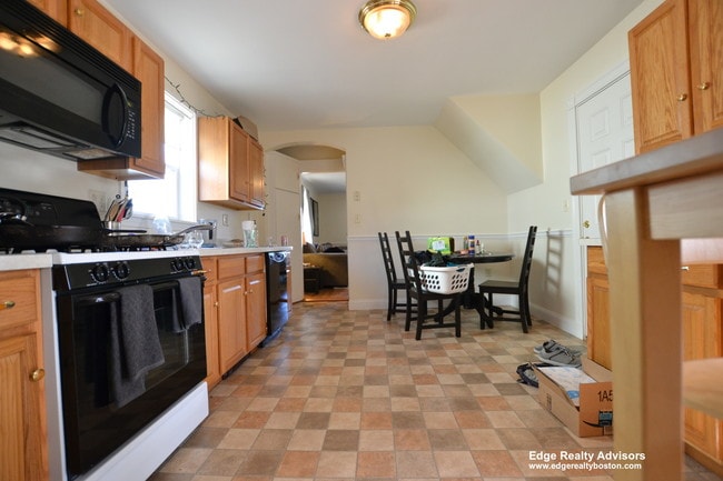 property at 122 Leicester St