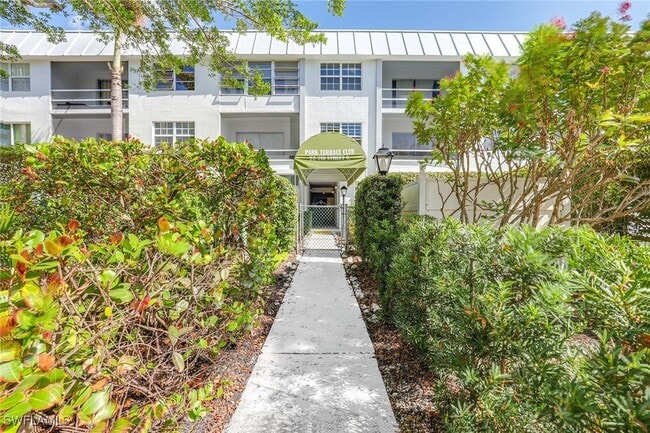 72 7th St S