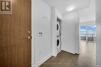 30 Shore Breeze Dr in Toronto, ON - Building Photo - Building Photo