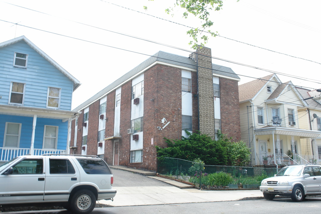 216-218 Madison Ave in Perth Amboy, NJ - Foto de edificio