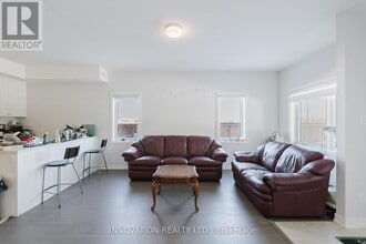 108 Parnian Private in Ottawa, ON - Building Photo - Building Photo
