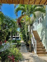 1310 NE 30th St in Oakland Park, FL - Building Photo