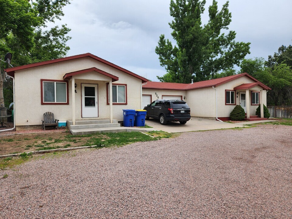525 N Diamond Ave, Unit B in Canon City, CO - Foto de edificio